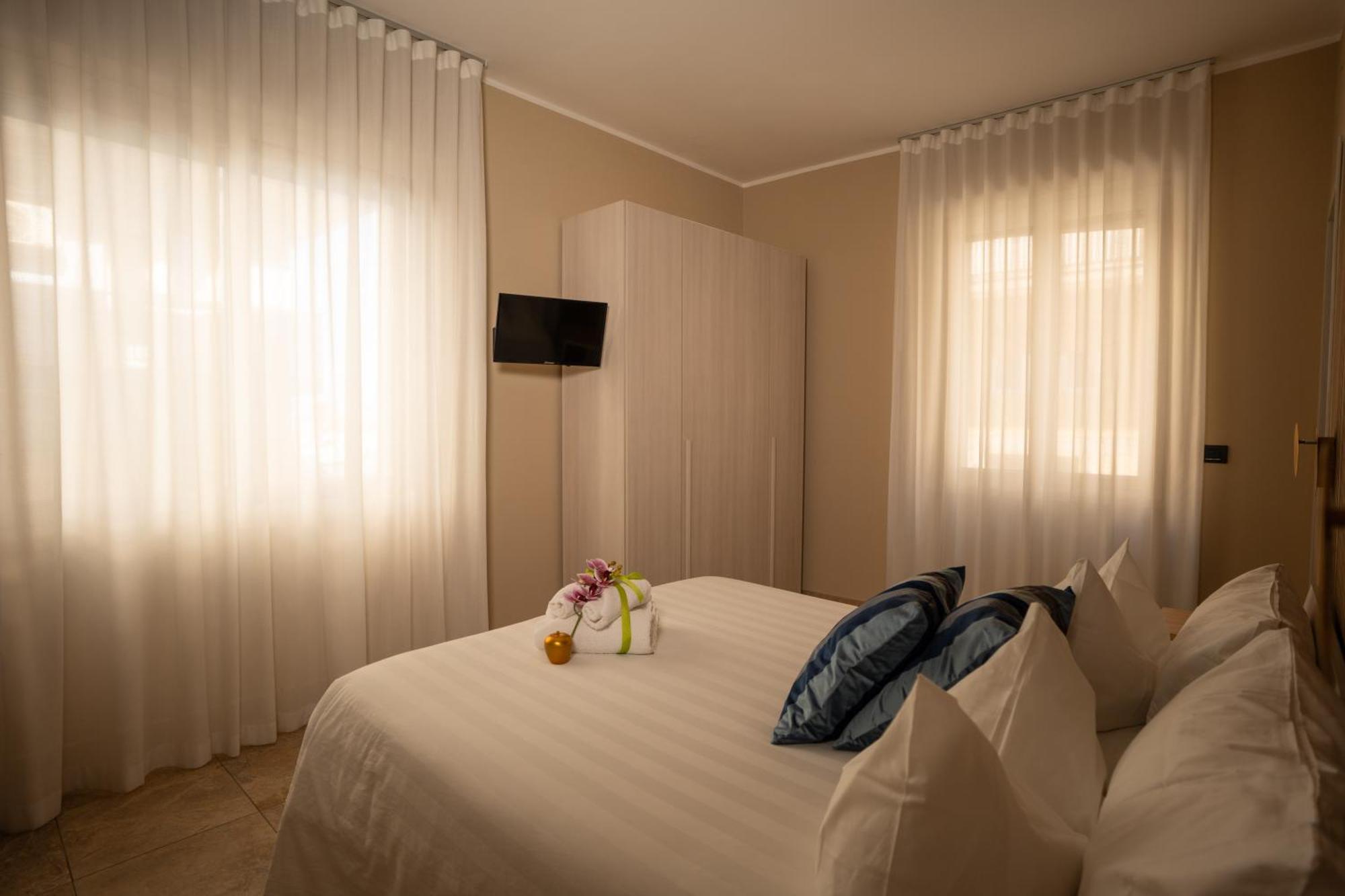 Augusto Al Mare Hotel เปสการา ภายนอก รูปภาพ